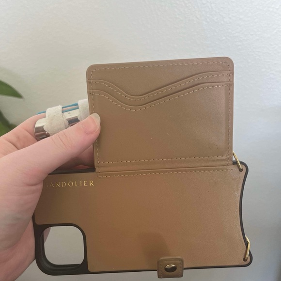 Bandolier Mila MagSafe + expanded pouch - Picture 11 of 14